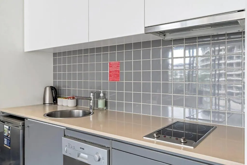 Panoramic Views At Harbour Light On The Waterfront Apartment Cairns